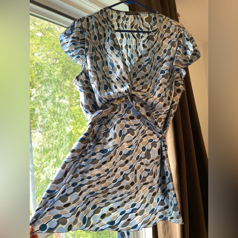 Penningtons Blue and White Abstract Blouse